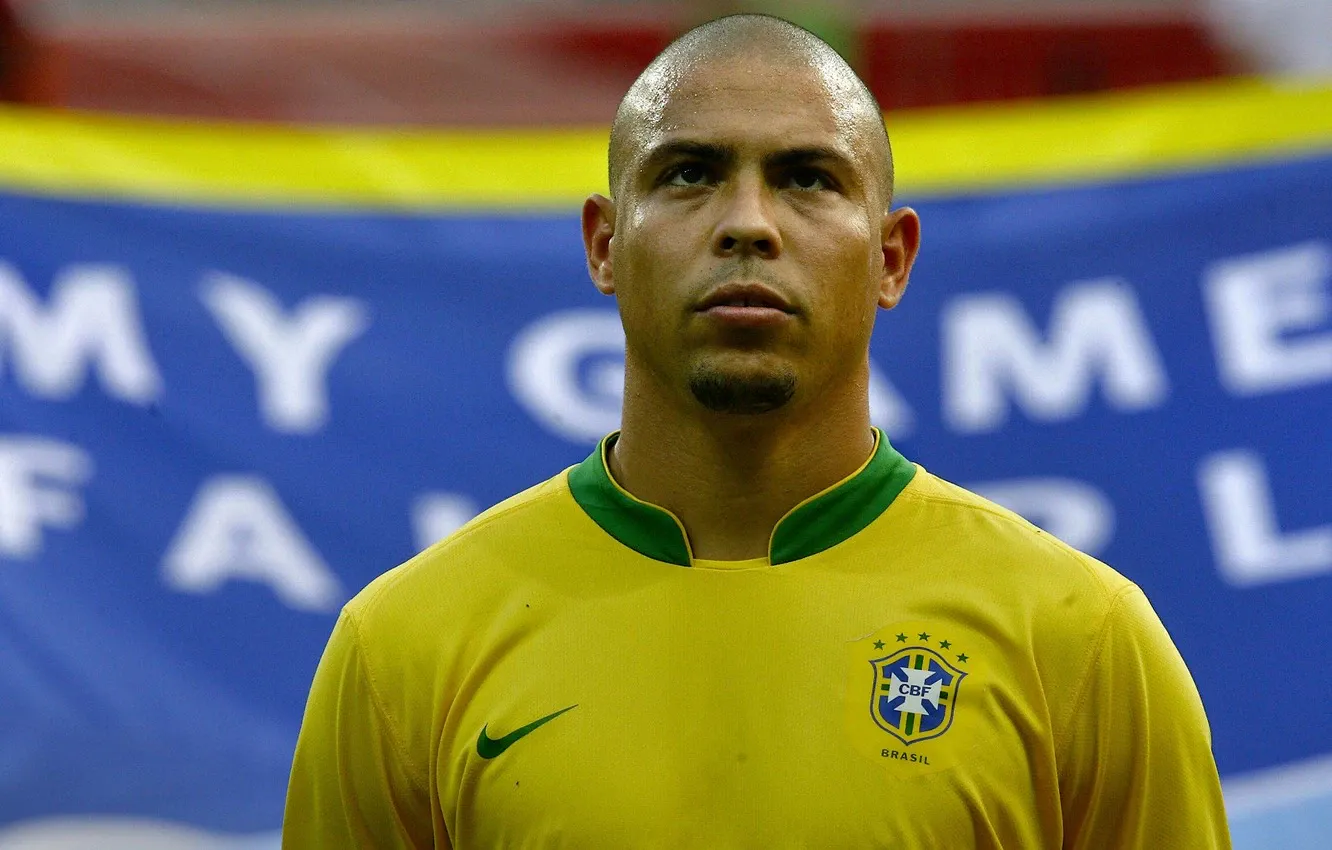 Бразилец Роналдо назвал команду мечты – там нет Криштиану Роналду